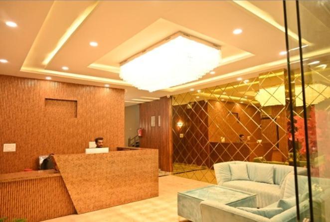 Hotel Raghuveer Inn By Bookingcare Sitapur Muafi Екстер'єр фото